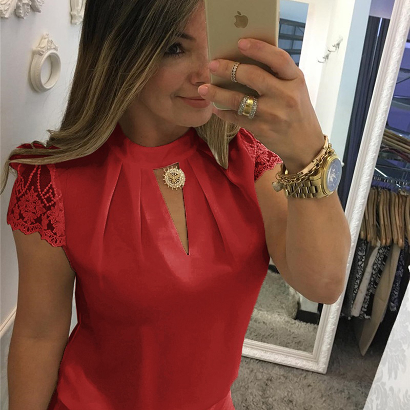 Blusa Decote Gola Reglan: Elegância com Detalhes Encantadores