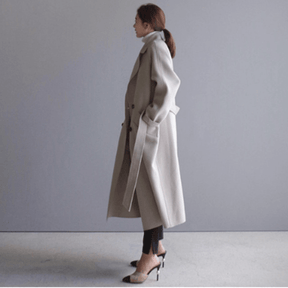 Casaco Feminino Longo de Lã Batida Ribera: Elegância para Encarar o Frio com Estilo