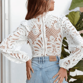 Blusa Jasper: Elegância e Estilo em Renda