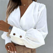 Camisa Transpassada Amoureuse: Sofisticação e Elegância em um Look