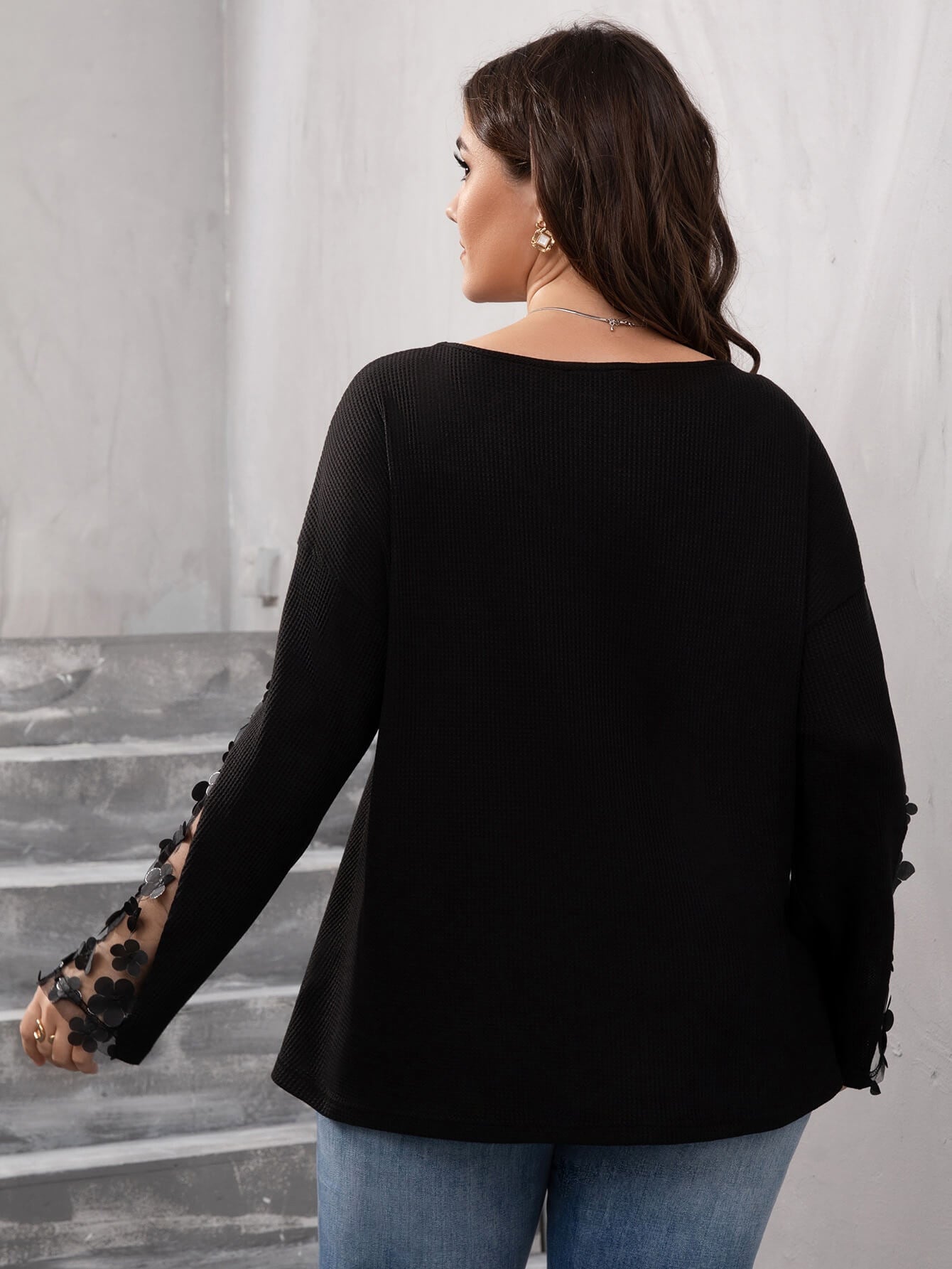 Blusa Casual Petit - Plus Size: Romantismo e Estilo em uma Única Peça