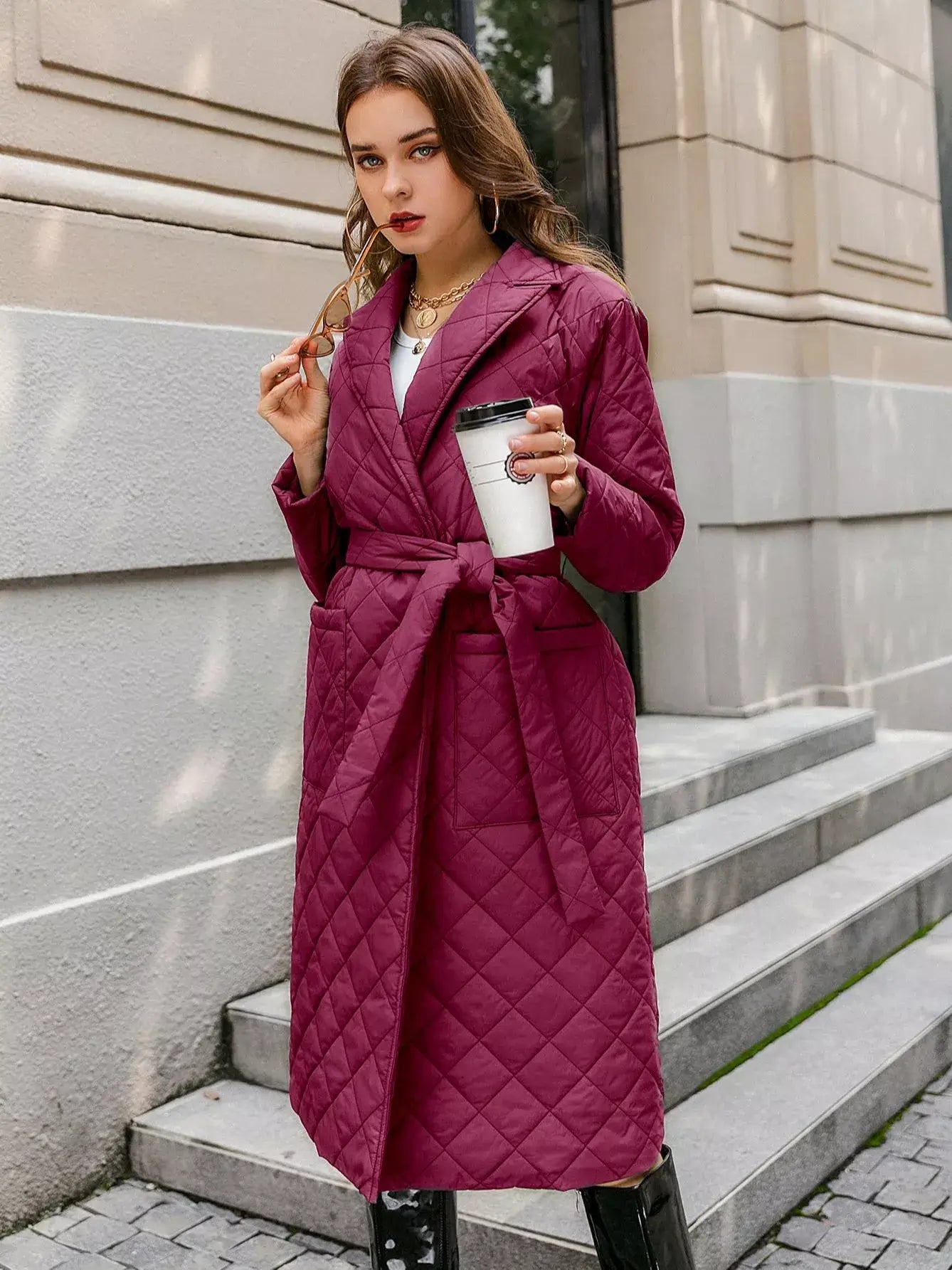 Casaco Feminino Parka Alongado Stylish: Estilo e Conforto para o Seu Dia a Dia